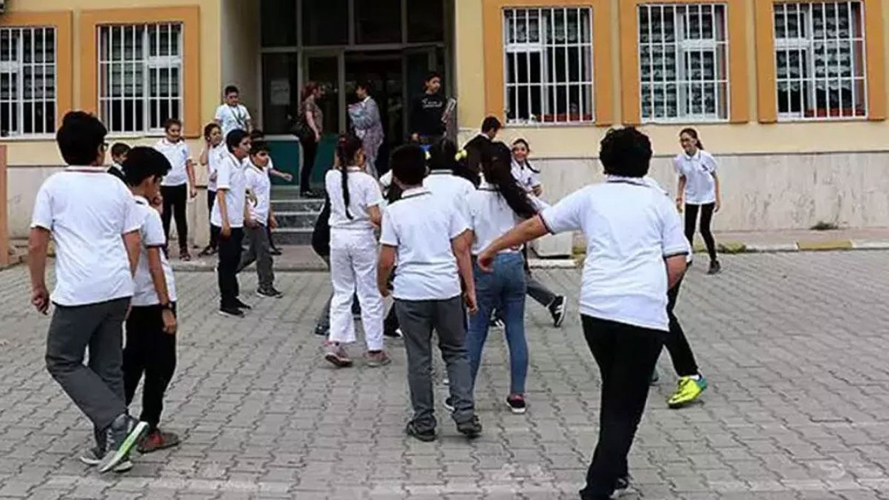 Okullarda Yaz Tatili Kısalıyor mu? Bakanlıktan Hibrit Eğitim Açıklaması