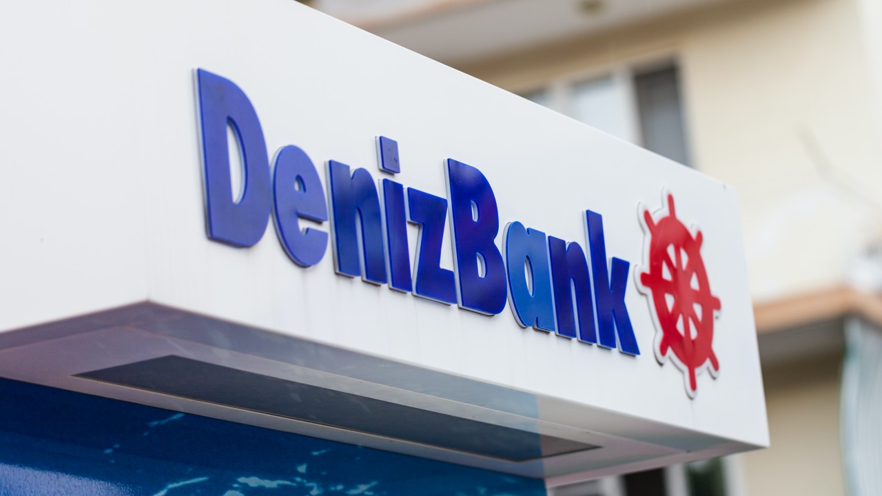 Denizbank atm kartıyla saniyeler içinde nakit imkanı sunuyor